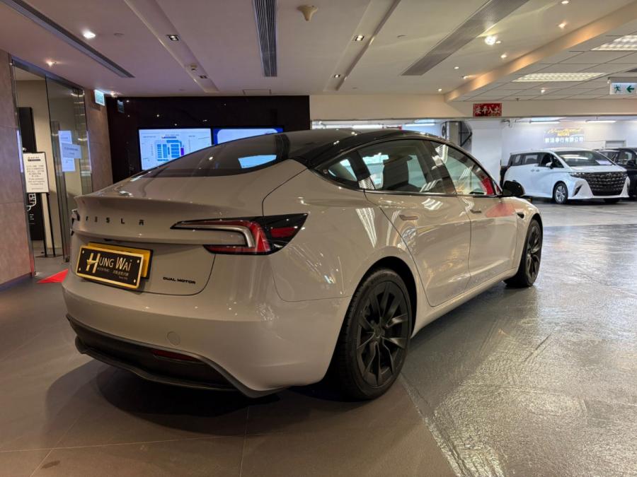 Model 3 Long Range AWD - Image 2